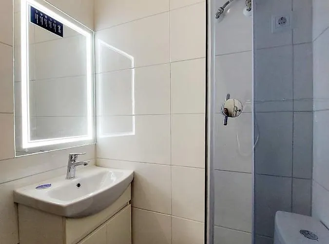 нові в центрі міста львова * Lviv